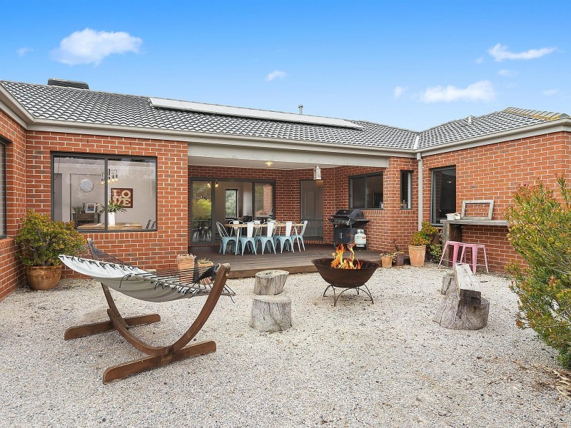12 Riverdance Road, Batesford VIC 3221