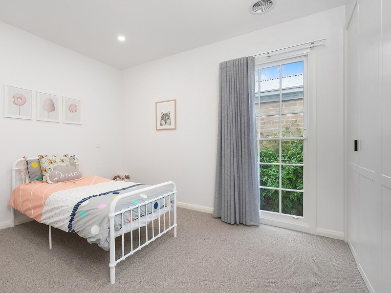 4 Windmill Street, Newtown VIC 3220