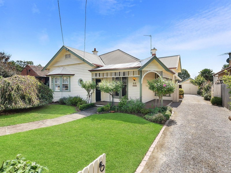 44 Lawton Avenue, Geelong West VIC 3218