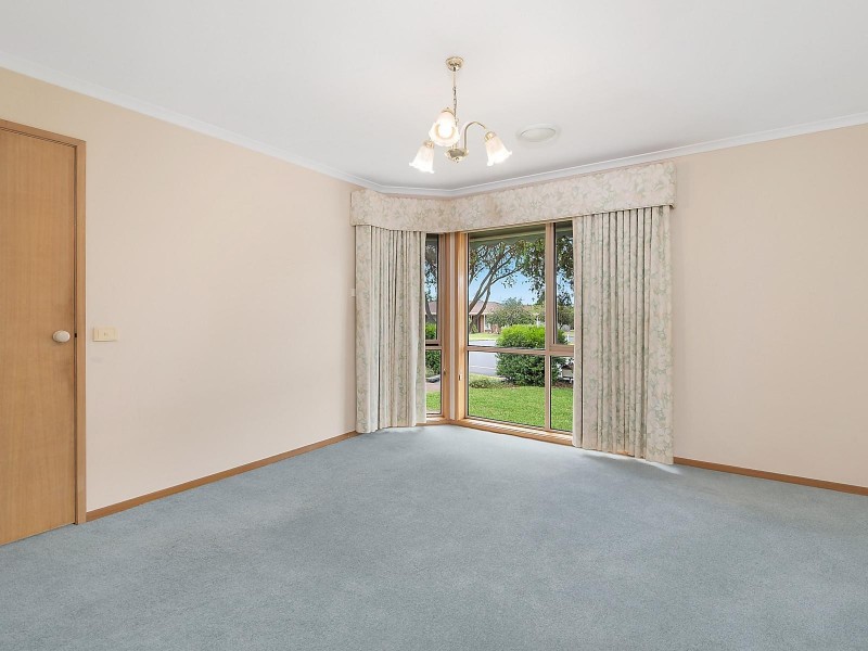 10 Glastonbury Drive, Highton VIC 3216