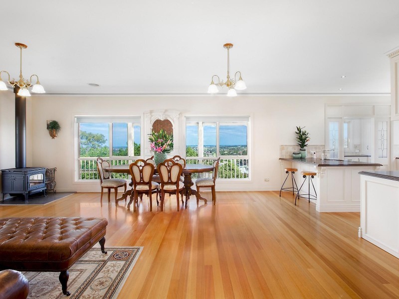 4 Hillary Court, Highton VIC 3216