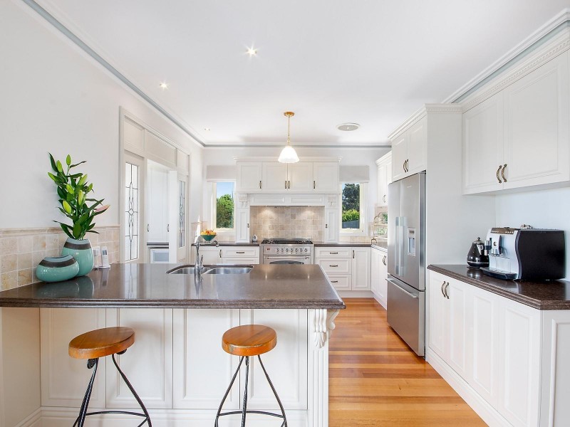 4 Hillary Court, Highton VIC 3216