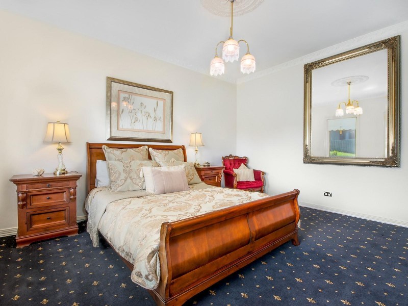 4 Hillary Court, Highton VIC 3216