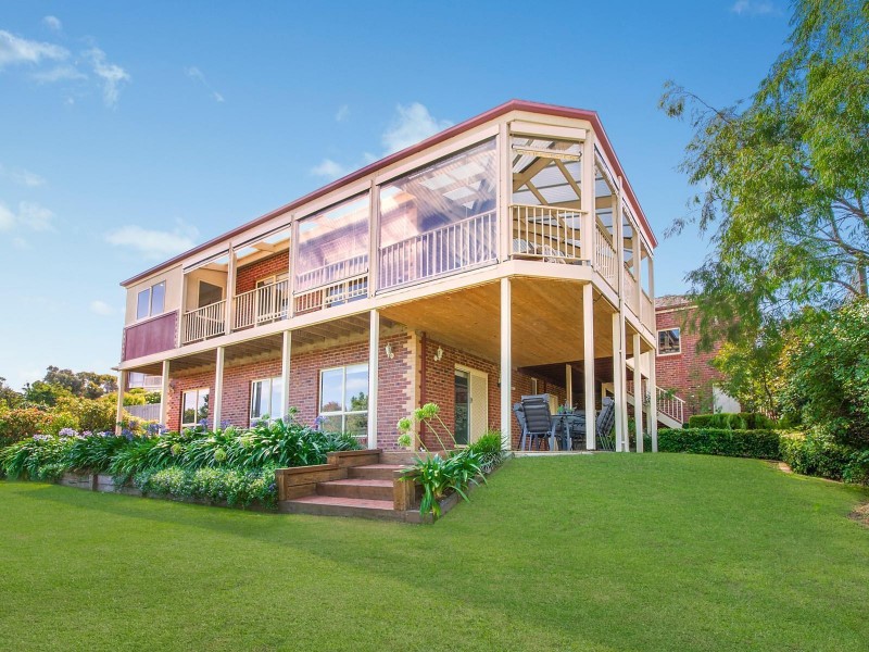 4 Hillary Court, Highton VIC 3216