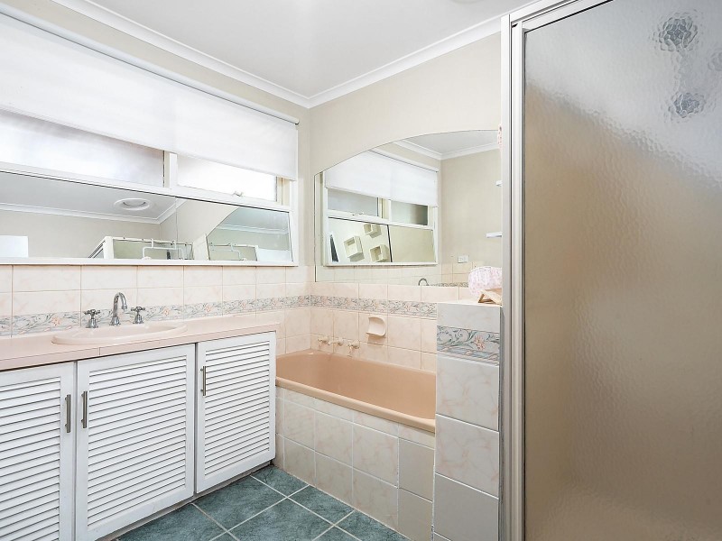 10 Tamala Avenue, Marshall VIC 3216