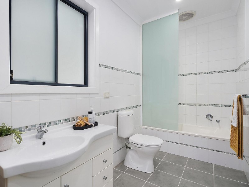 202 Shannon Avenue, Geelong West VIC 3218