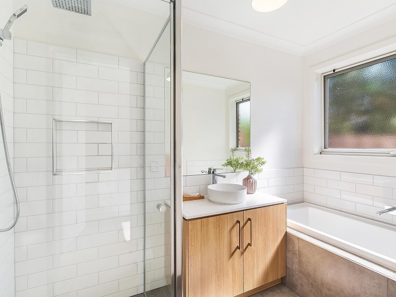 24B Heather Street, Hamlyn Heights VIC 3215