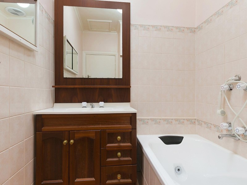 36 Wilsons Road, Newcomb VIC 3219