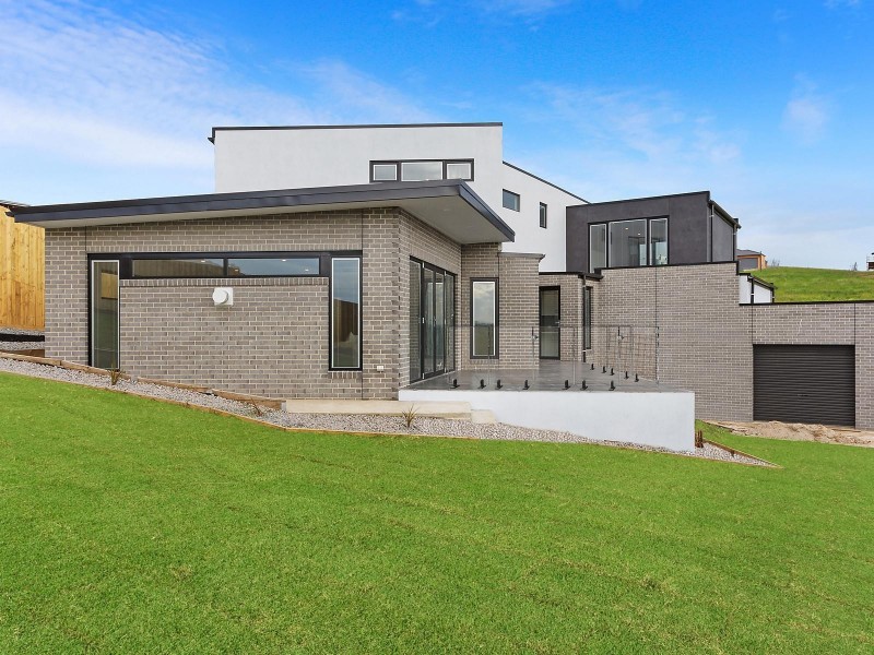 16 Floreat Avenue, Highton VIC 3216