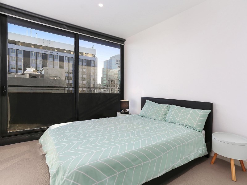 720/74 Queens Road, Melbourne VIC 3004