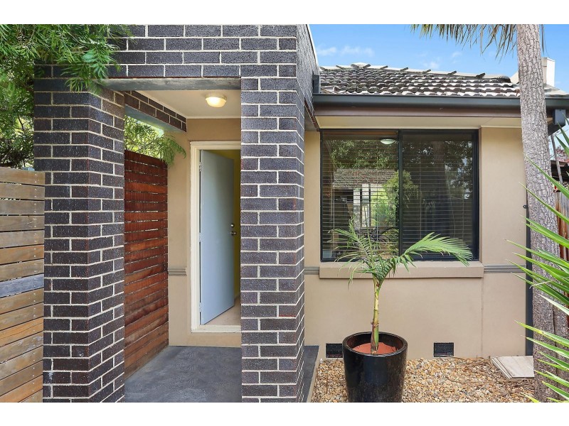 4/65 Ballarat Road, Footscray VIC 3011