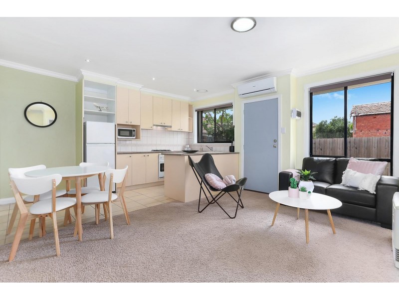 4/65 Ballarat Road, Footscray VIC 3011