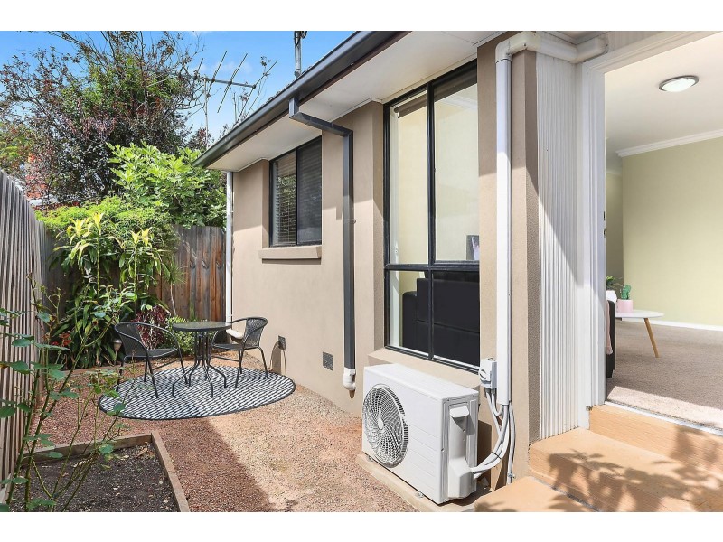 4/65 Ballarat Road, Footscray VIC 3011