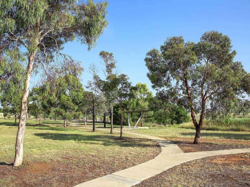 14 Langbourne Court, Point Cook VIC 3030