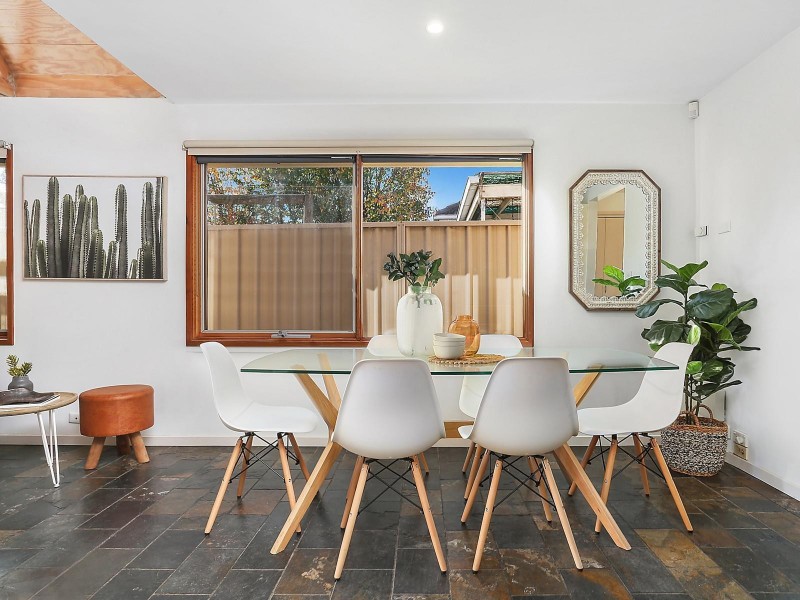 1/4 Chapman Street, Seddon VIC 3011