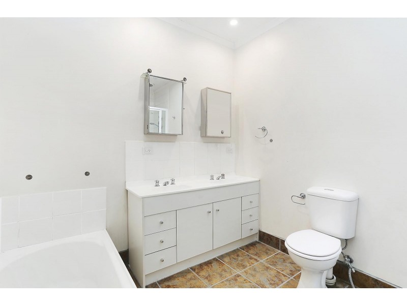 74 Truman Street, South Kingsville VIC 3015