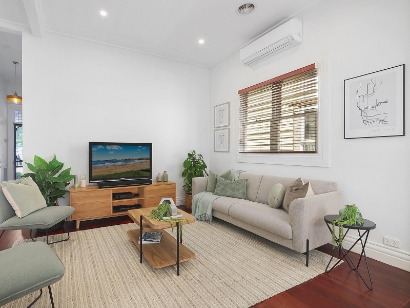 2 Chirnside Street, Kingsville VIC 3012