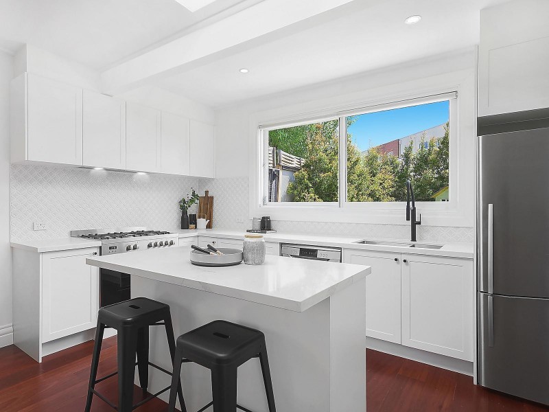 2 Chirnside Street, Kingsville VIC 3012