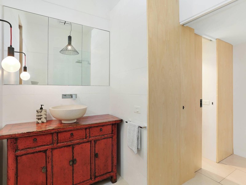 16 Pentland Parade, Seddon VIC 3011