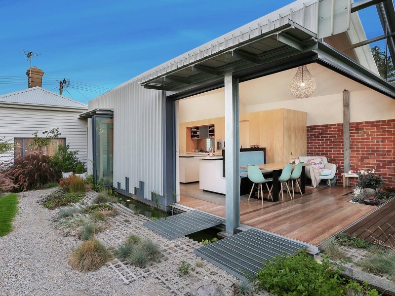 16 Pentland Parade, Seddon VIC 3011