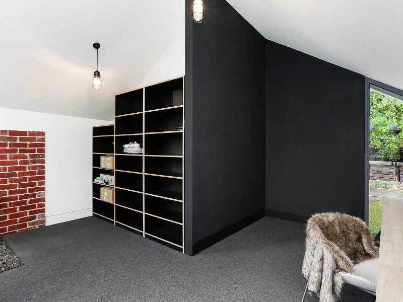 16 Pentland Parade, Seddon VIC 3011