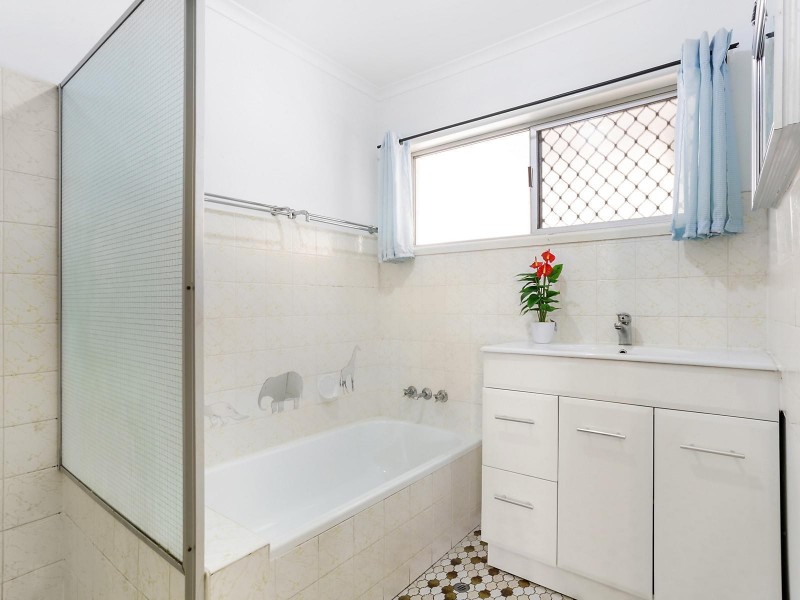 2 Tonga Street, Taigum QLD 4018