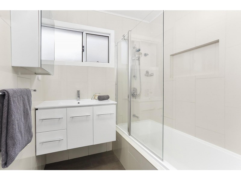 100 Sandy Camp Road, Wynnum West QLD 4178