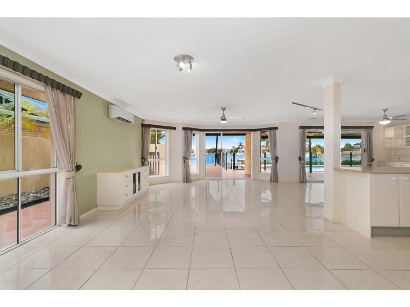 18 Mainroyal Court, Raby Bay QLD 4163