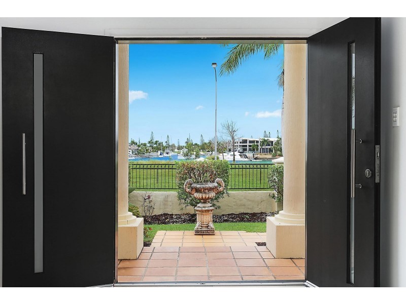 13 Cayman Crescent, Ormiston QLD 4160