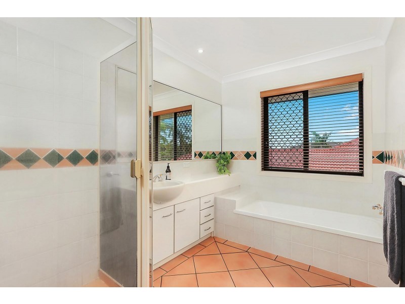 13 Cayman Crescent, Ormiston QLD 4160