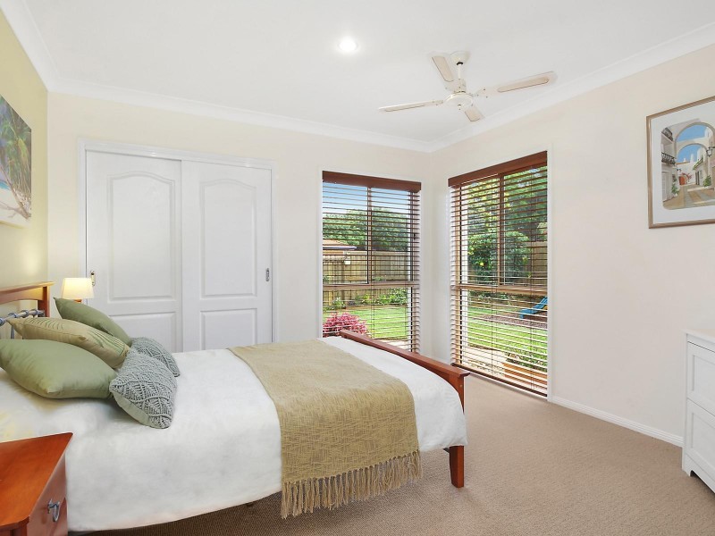 11 Lowe Circuit, Redland Bay QLD 4165