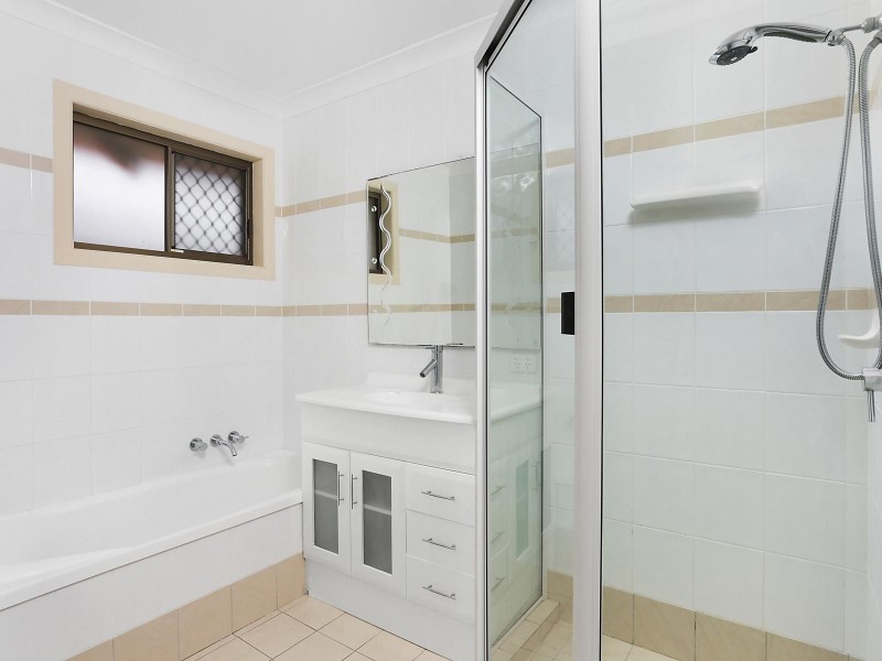 8 Bath Street, Birkdale QLD 4159