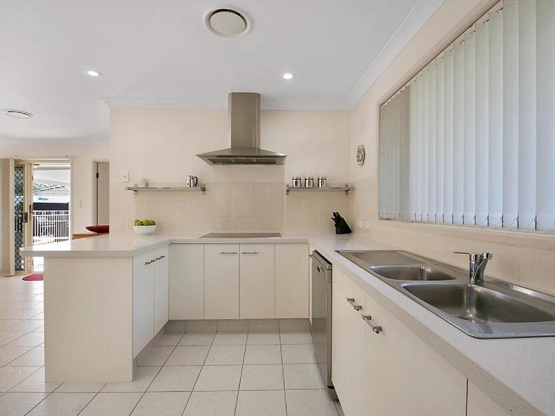 12 Chestnut Place, The Gap QLD 4061