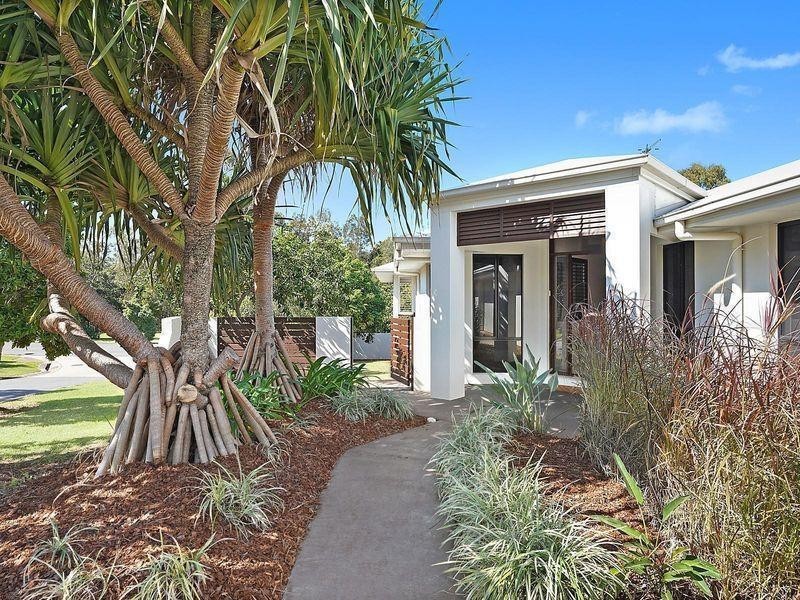 26 Habitat Drive, Redland Bay QLD 4165