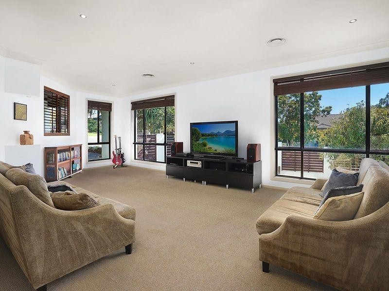 26 Habitat Drive, Redland Bay QLD 4165