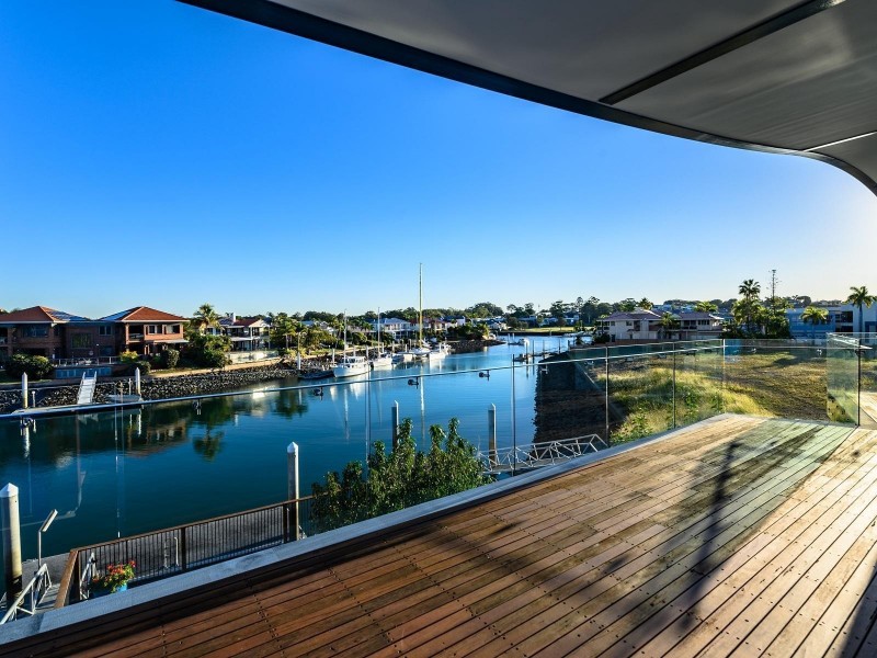 17 Portsmouth Place, Raby Bay QLD 4163
