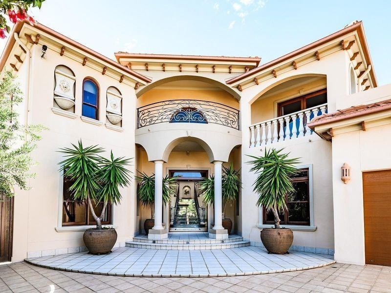 24 Cayman Crescent, Raby Bay QLD 4163