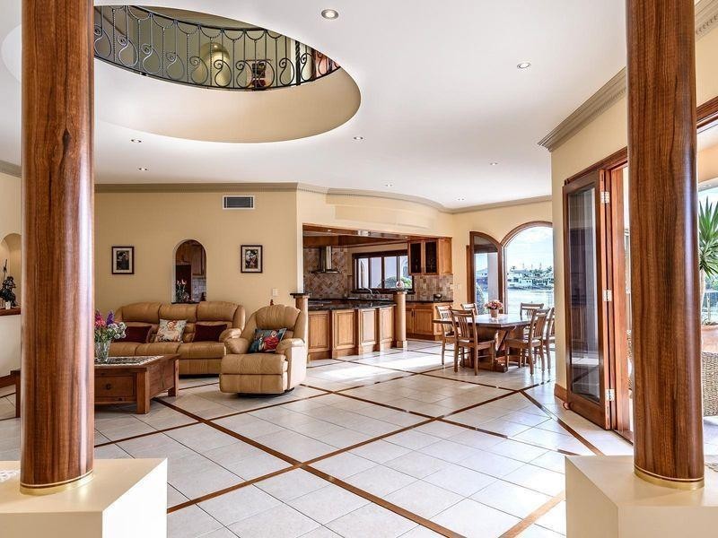 24 Cayman Crescent, Raby Bay QLD 4163