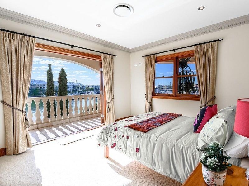 24 Cayman Crescent, Raby Bay QLD 4163