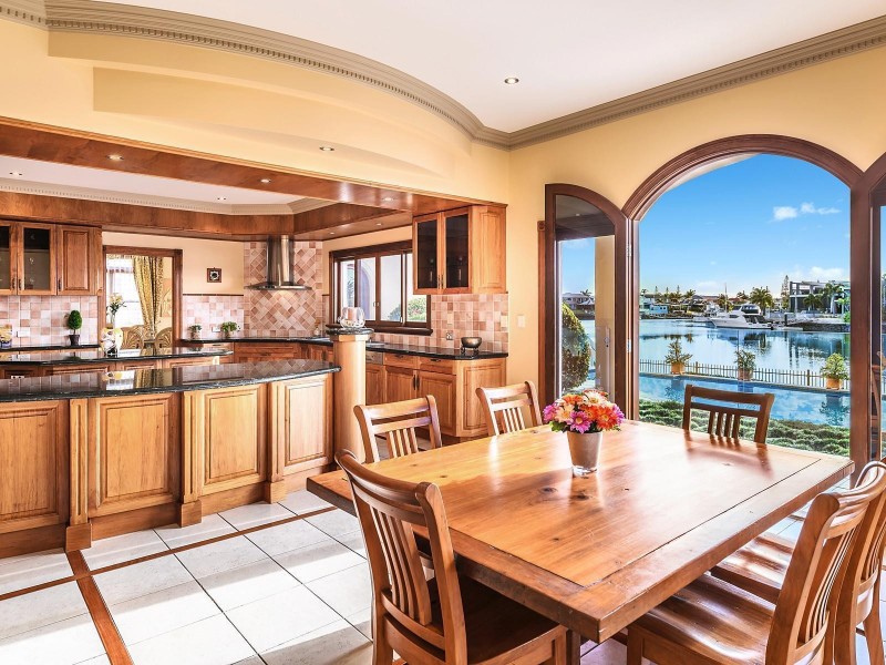 24 Cayman Crescent, Raby Bay QLD 4163