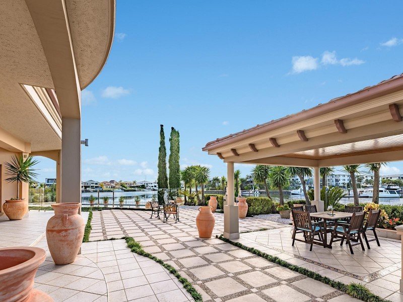 24 Cayman Crescent, Raby Bay QLD 4163