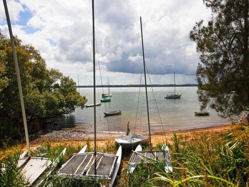 15 Tina Street, Redland Bay QLD 4165