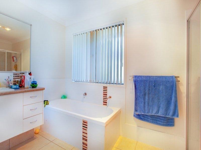 15 Tina Street, Redland Bay QLD 4165
