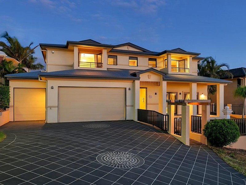 13 Grasmere Place, Carindale QLD 4152