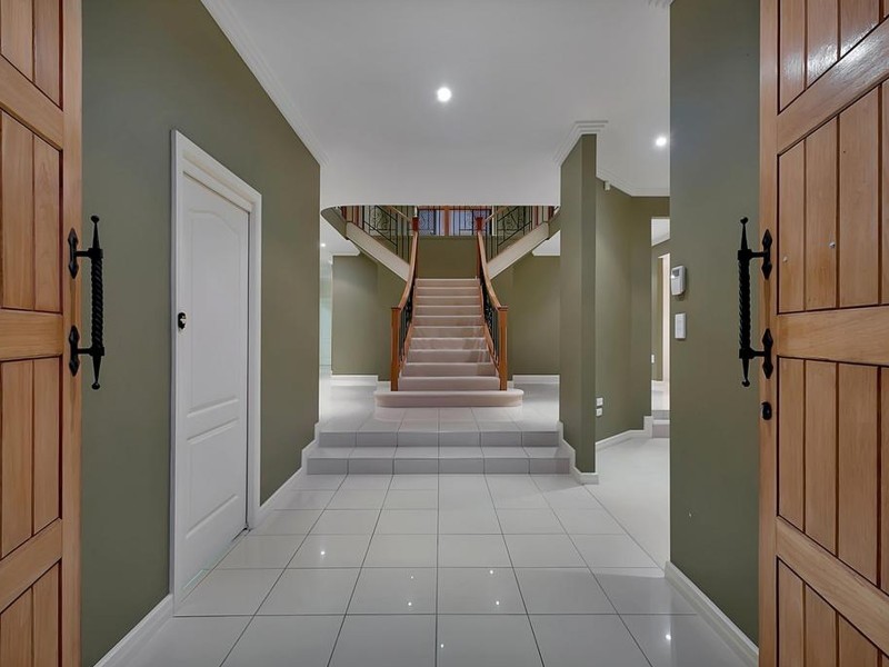 13 Grasmere Place, Carindale QLD 4152