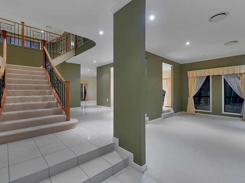 13 Grasmere Place, Carindale QLD 4152