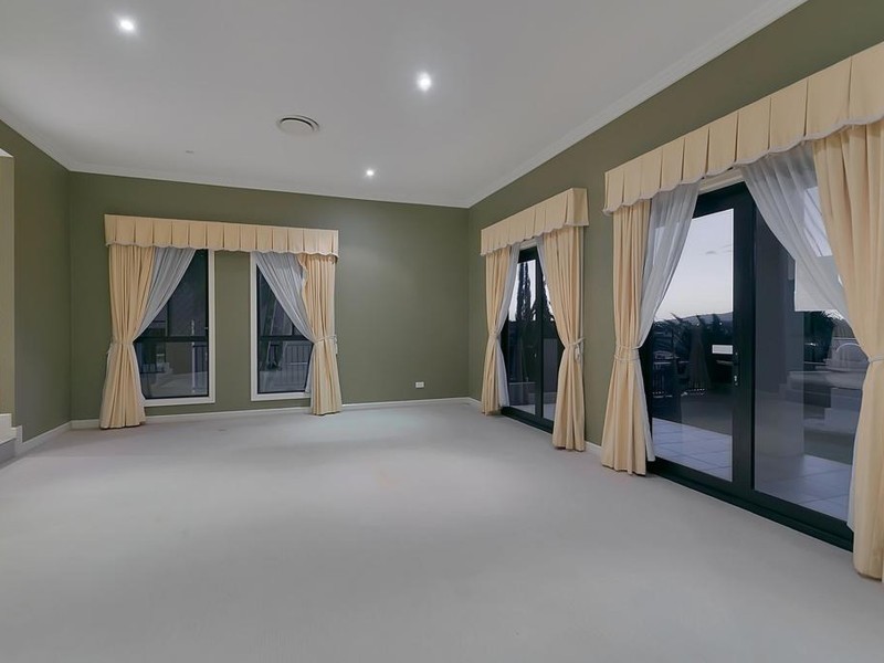 13 Grasmere Place, Carindale QLD 4152