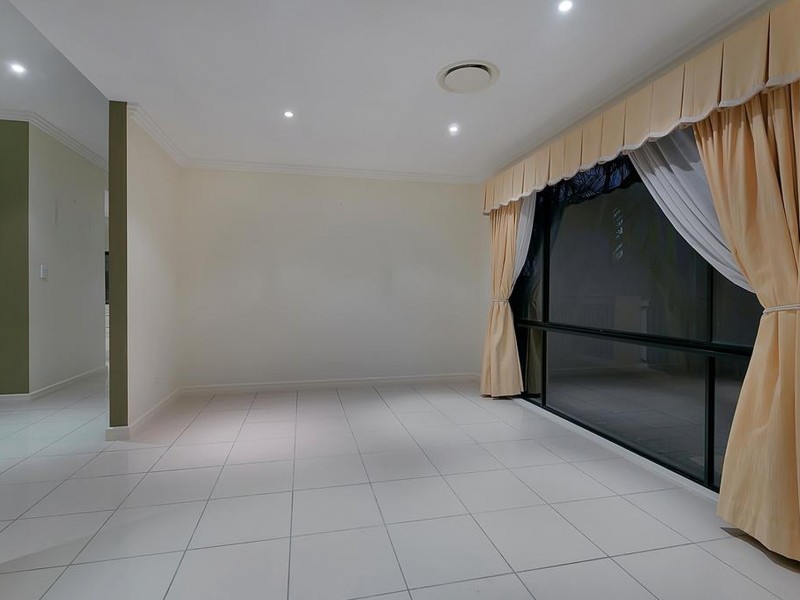 13 Grasmere Place, Carindale QLD 4152