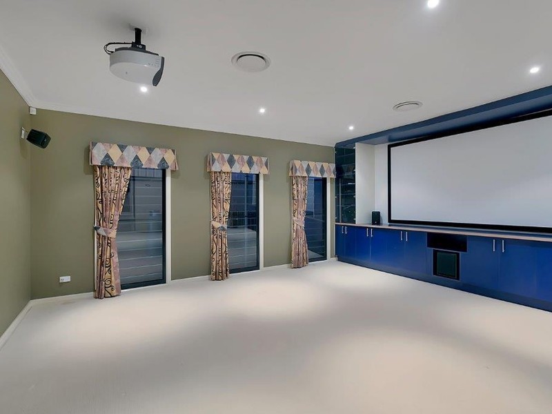 13 Grasmere Place, Carindale QLD 4152