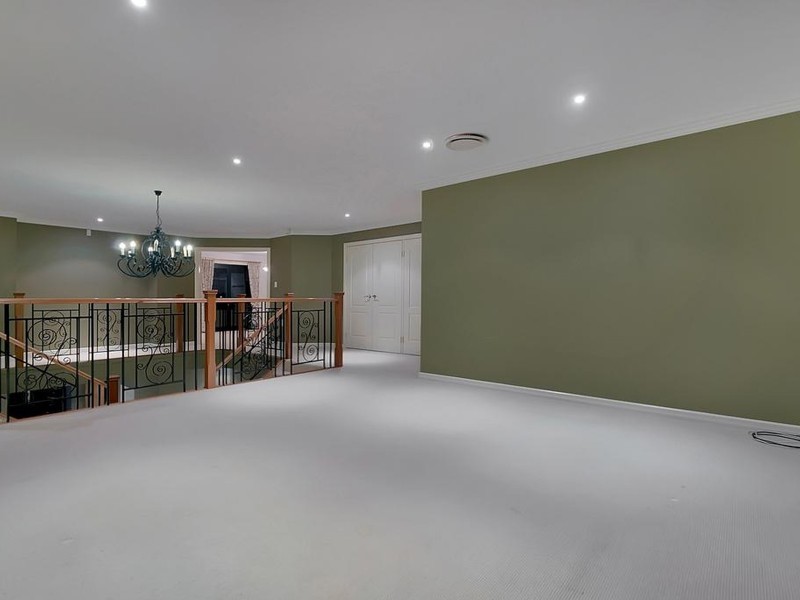 13 Grasmere Place, Carindale QLD 4152